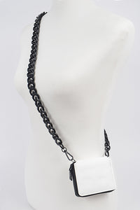 So Chic Wallet Crossbody